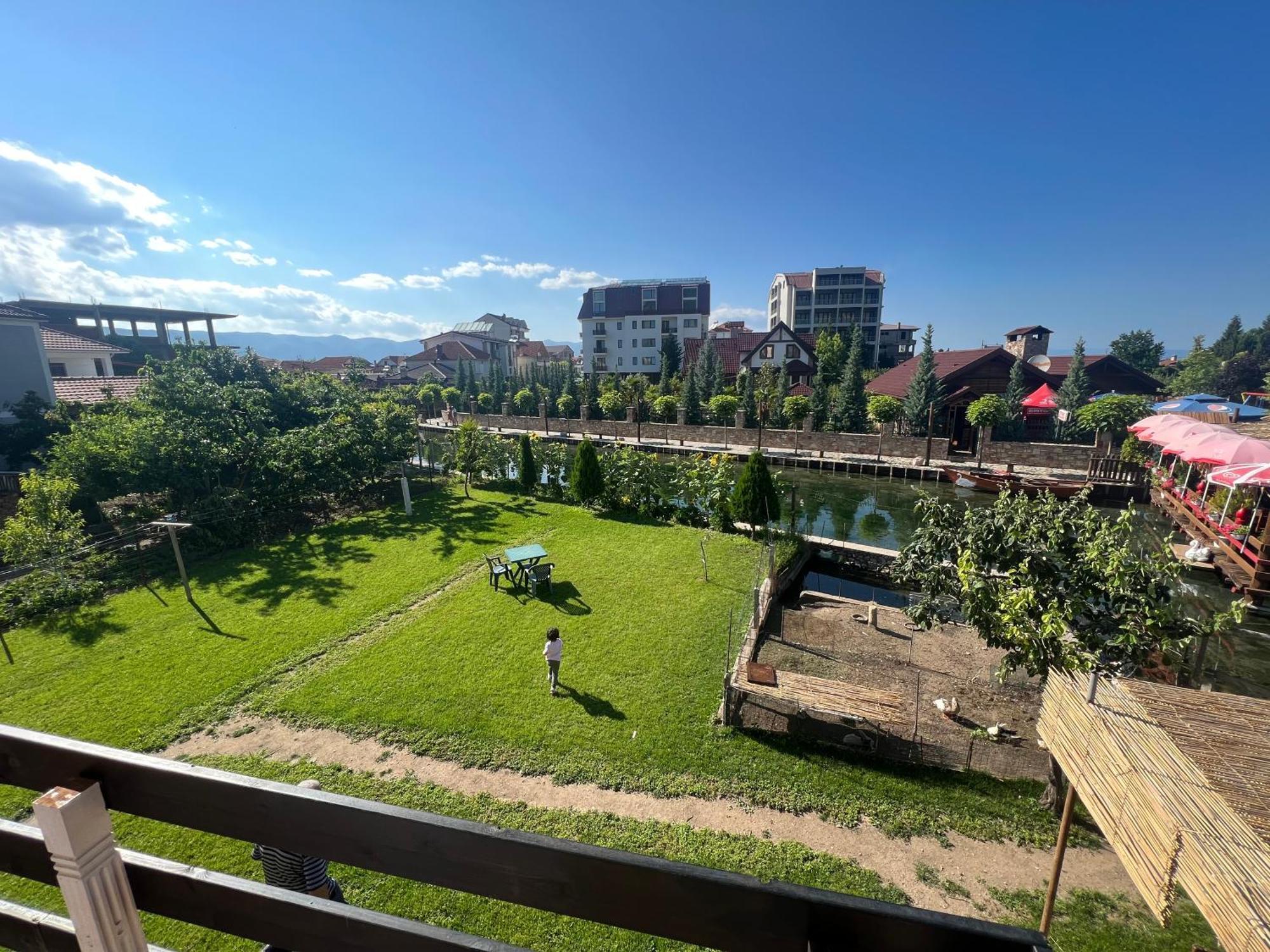 Vila Ndrio Tushemisht Buitenkant foto